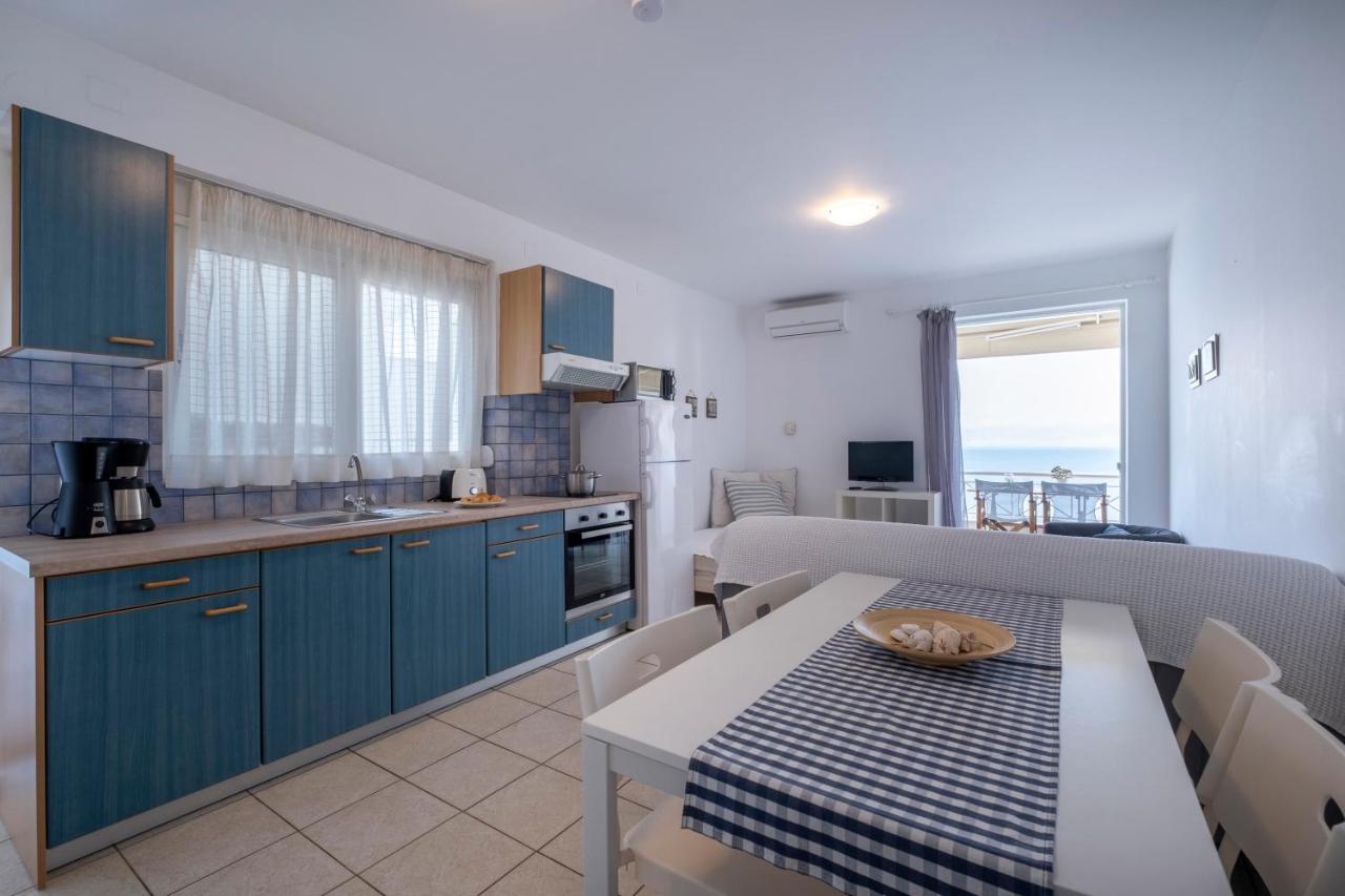 Meli Apartments & Villas Kivérion エクステリア 写真