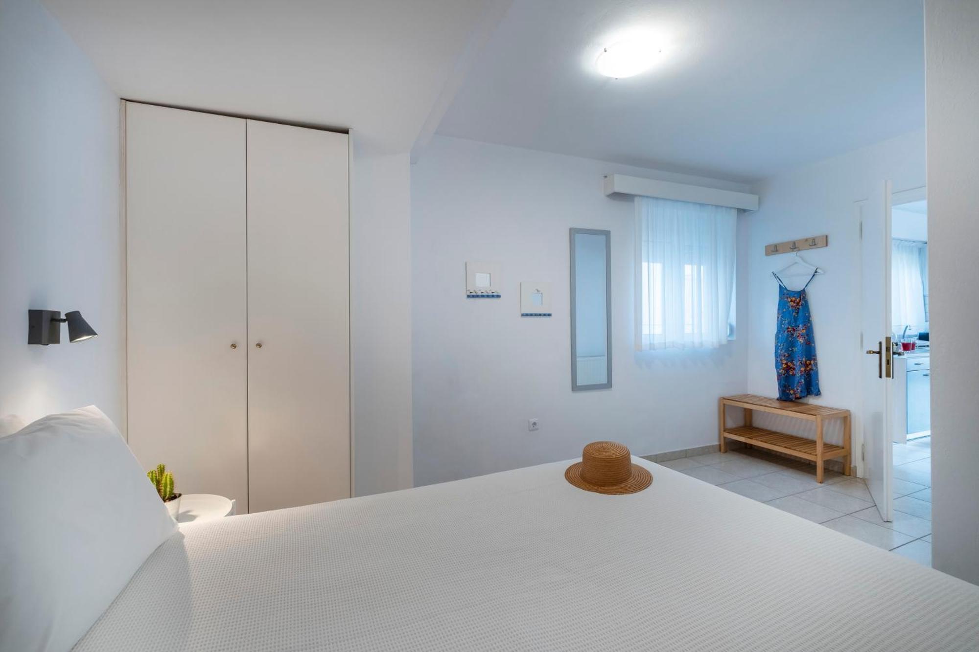 Meli Apartments & Villas Kivérion エクステリア 写真